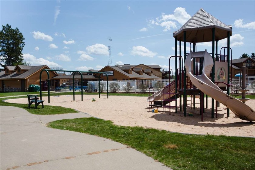 Upgraded Northern Bay Condominium Located On WI 4th Largest - photo 48