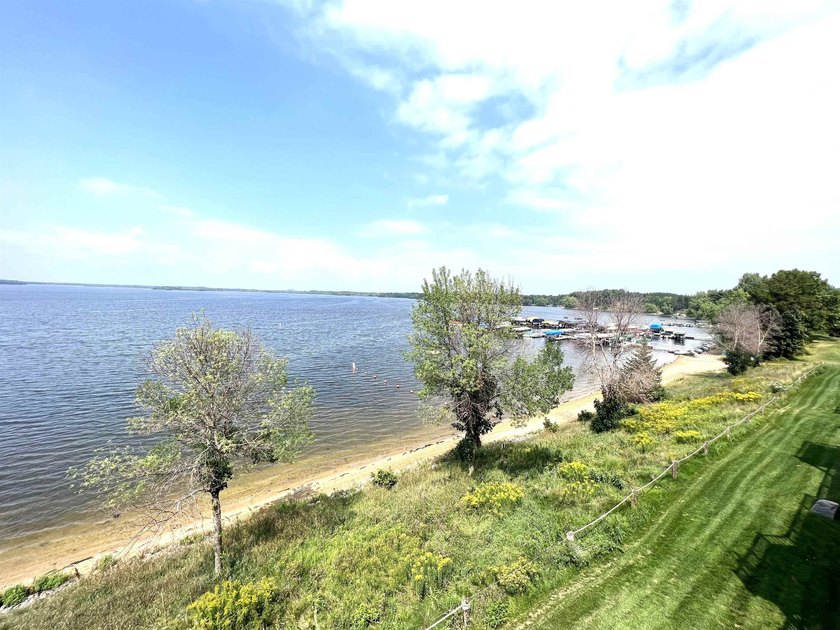 Upgraded Northern Bay Condominium Located On WI 4th Largest - photo 51