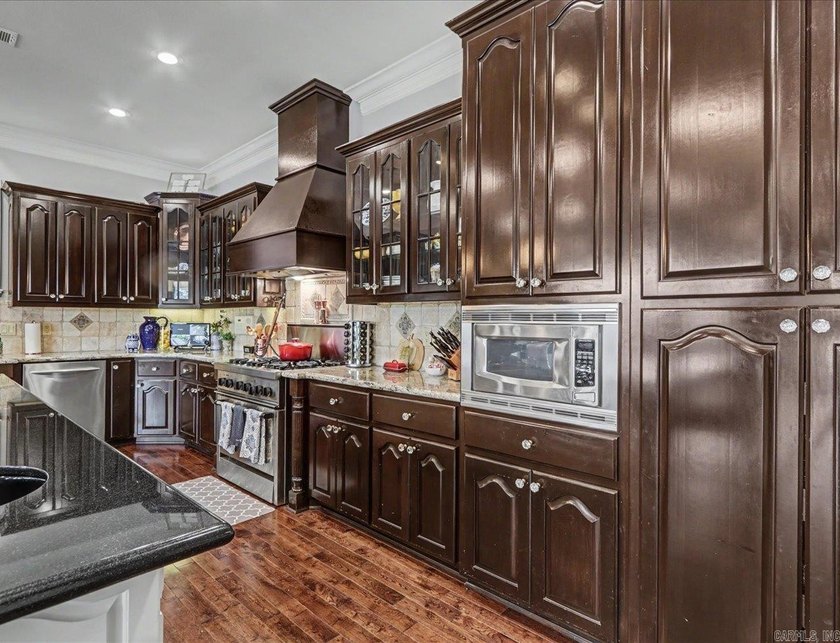 Experience luxury lake living at its finest in the prestigious - photo 10