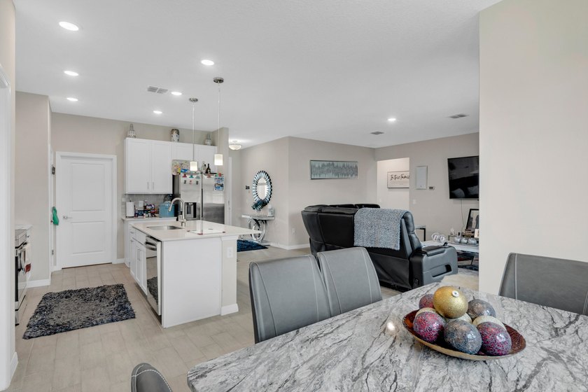 This 3-bedroom, 2-bath home with a 2-car garage was built in - photo 8