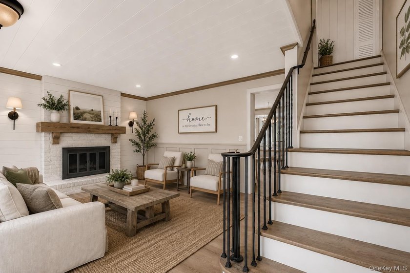 Rare opportunity to own this large, mid-block colonial with - photo 3