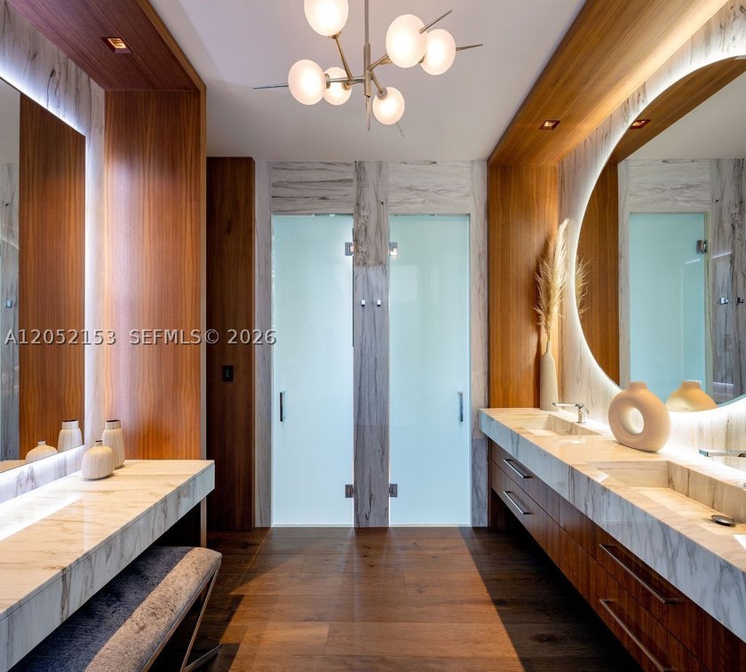 Featured on the cover of Luxe Magazine, this architect owned - photo 20