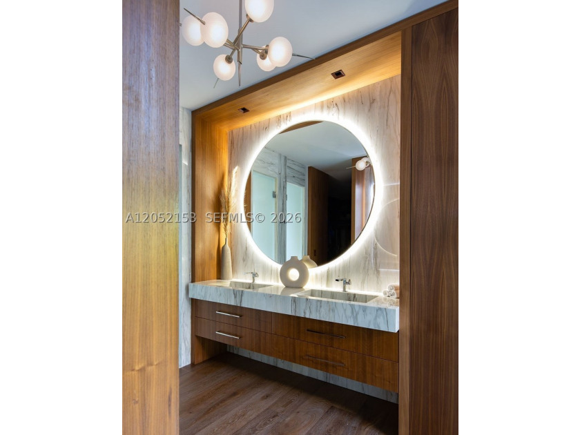 Featured on the cover of Luxe Magazine, this architect owned - photo 21
