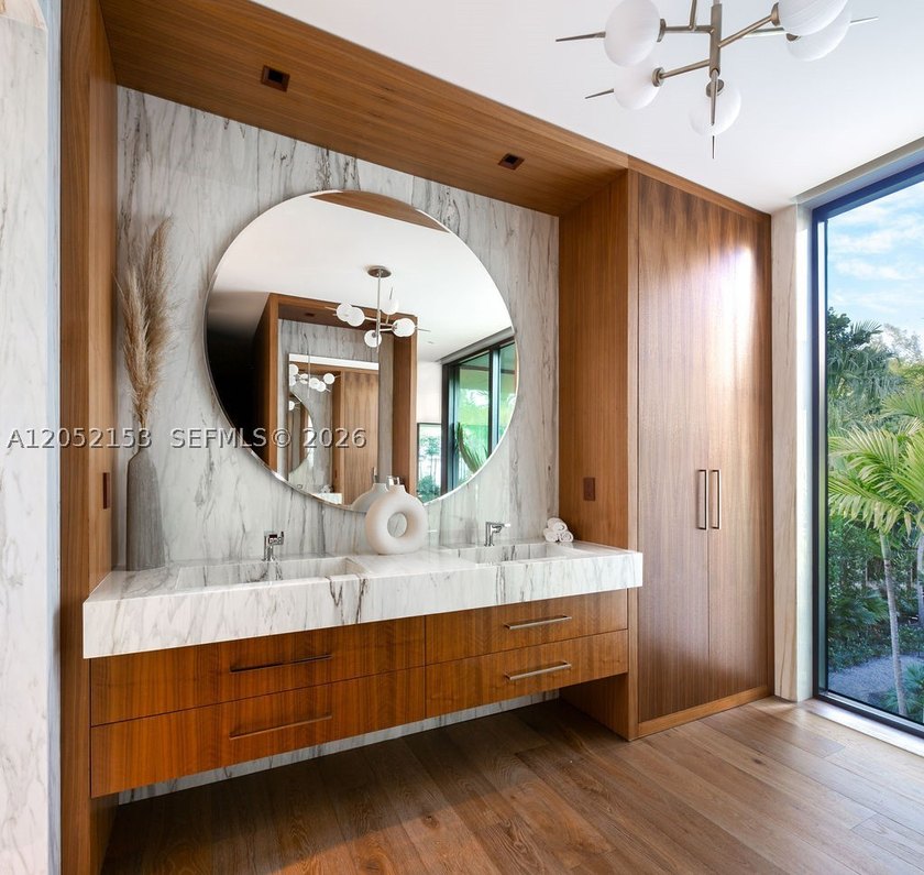 Featured on the cover of Luxe Magazine, this architect owned - photo 22