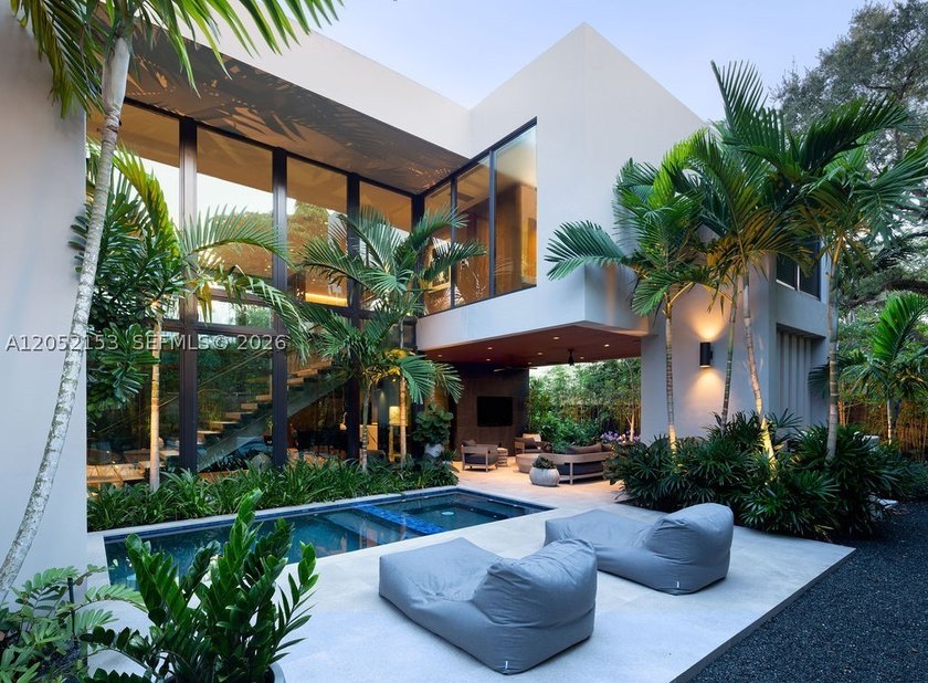 Featured on the cover of Luxe Magazine, this architect owned - photo 28