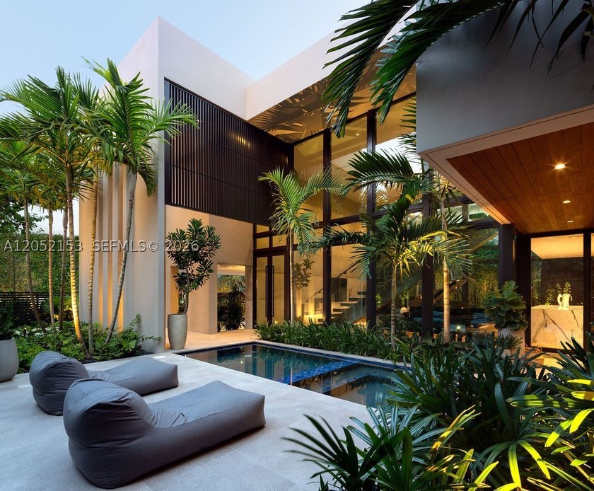 Featured on the cover of Luxe Magazine, this architect owned - photo 30