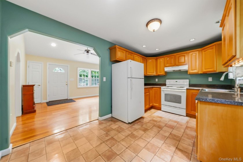 Nestled at the end of a quiet road, this move-in ready home - photo 3