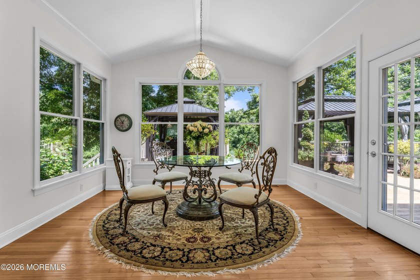This exceptional Center Hall Colonial offers luxury, privacy - photo 10