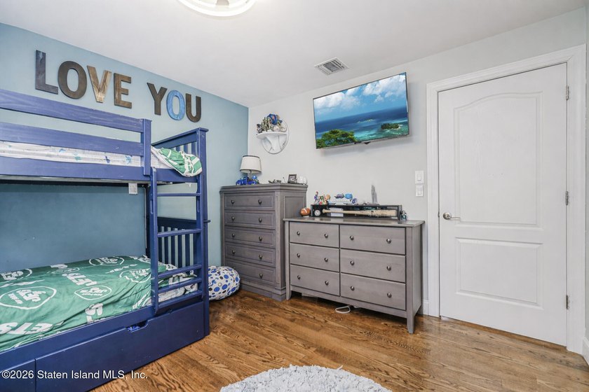 Welcome to 86 West Castor Place, a truly exceptional - photo 36