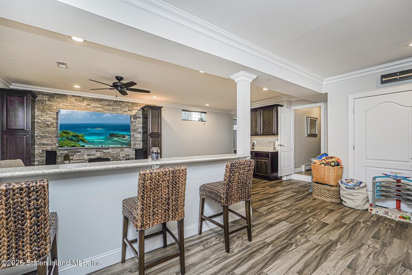 Welcome to 86 West Castor Place, a truly exceptional - photo 44