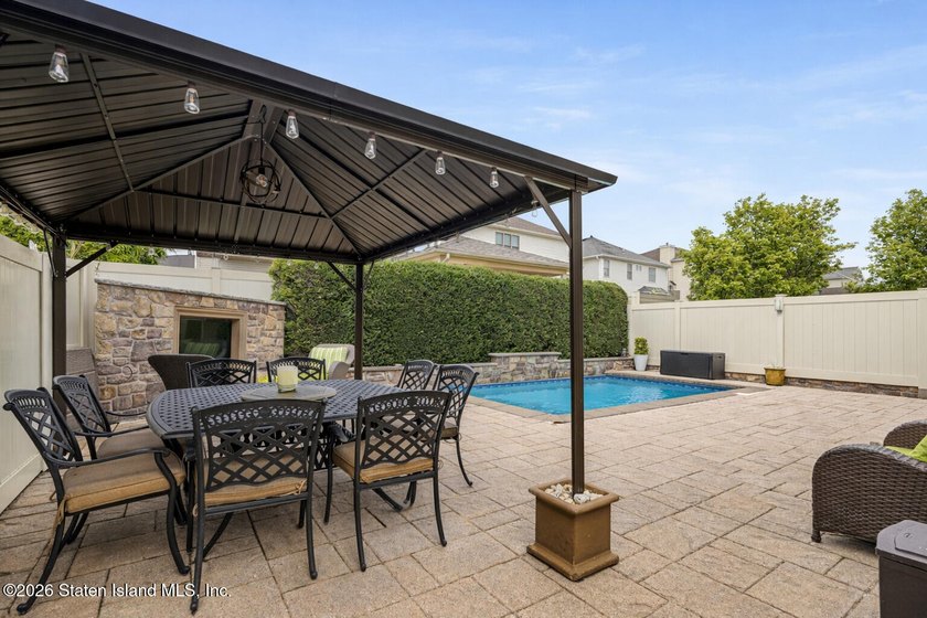 Welcome to 86 West Castor Place, a truly exceptional - photo 47