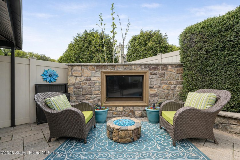 Welcome to 86 West Castor Place, a truly exceptional - photo 48