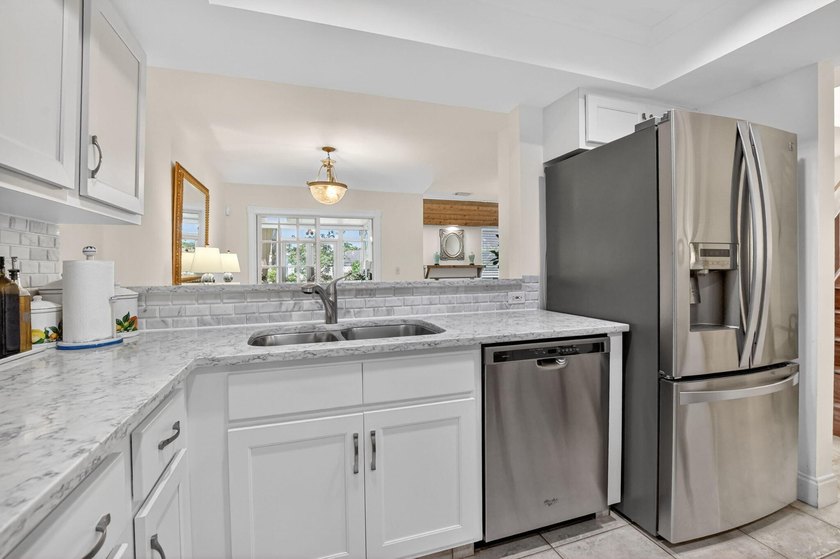 Stunning Boca Raton townhome offering exceptional space &amp; value - photo 4
