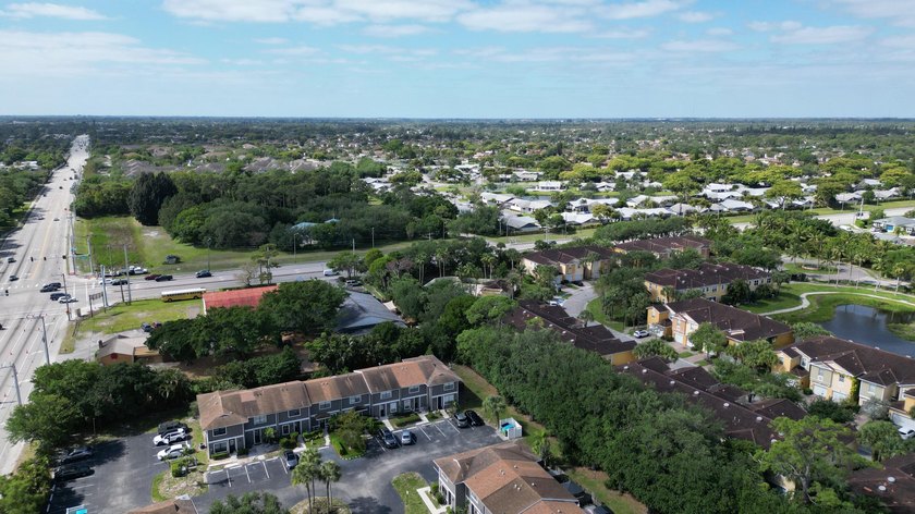 Welcome to this inviting 2-bedroom, 1.5-bath townhouse located - photo 7