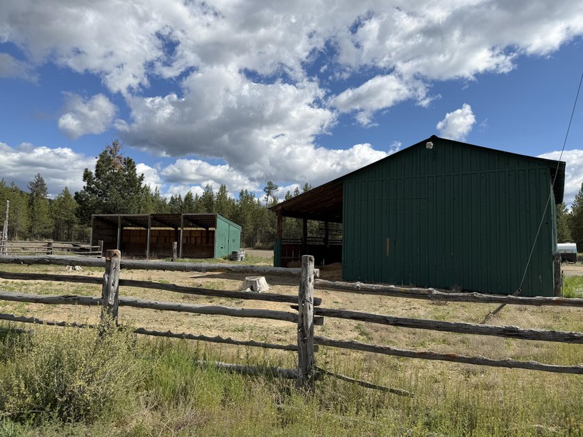 Don't miss a great opportunity to own three separate residential - photo 3