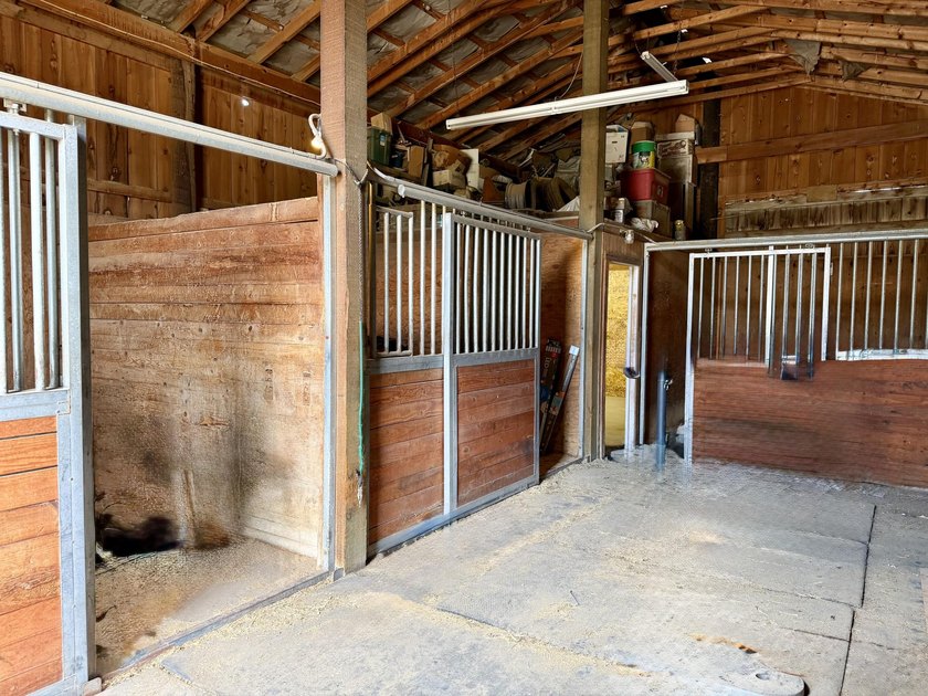 Don't miss a great opportunity to own three separate residential - photo 7