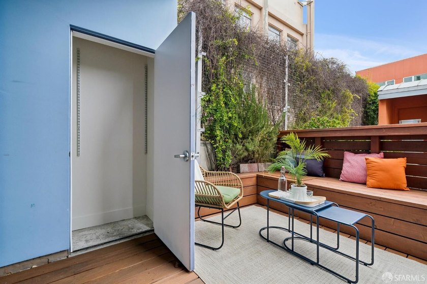 Bright, stylish, and designed for exceptional indoor-outdoor - photo 18