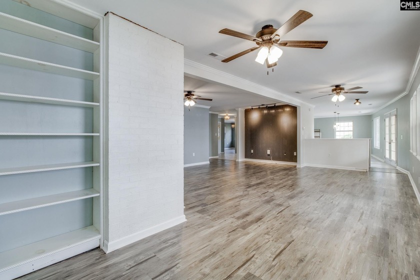 REDUCED!  Recently renovated, large lakefront home. SOLD - photo 19