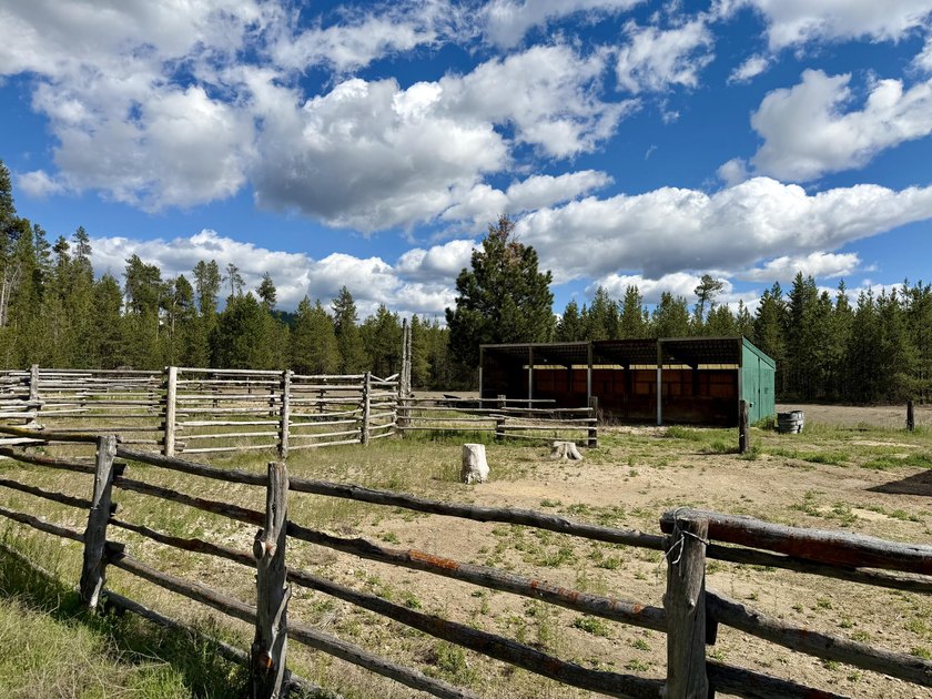 Don't miss a great opportunity to own three separate residential - photo 10