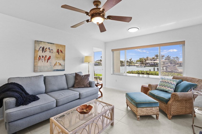 Welcome to the 55+ community of the Colonnades. Exceptional - photo 10