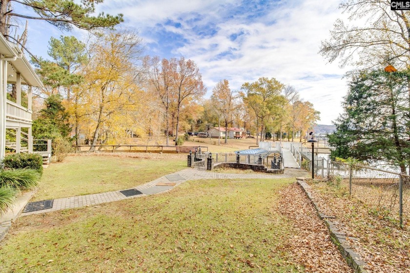 REDUCED!  Recently renovated, large lakefront home. SOLD - photo 42