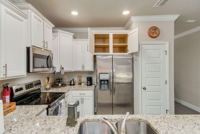 Downtown Pensacola hidden gem! Fully furnished townhome and - photo 15