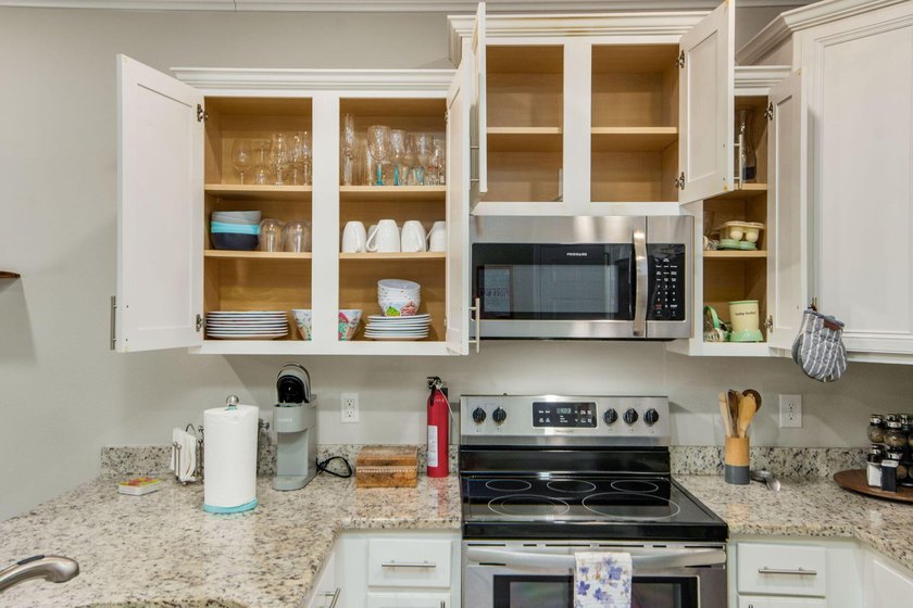 Downtown Pensacola hidden gem! Fully furnished townhome and - photo 17