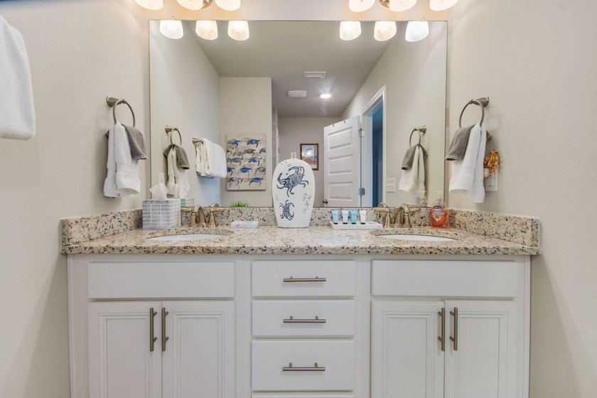 Downtown Pensacola hidden gem! Fully furnished townhome and - photo 22