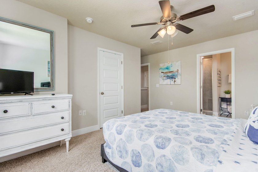 Downtown Pensacola hidden gem! Fully furnished townhome and - photo 26