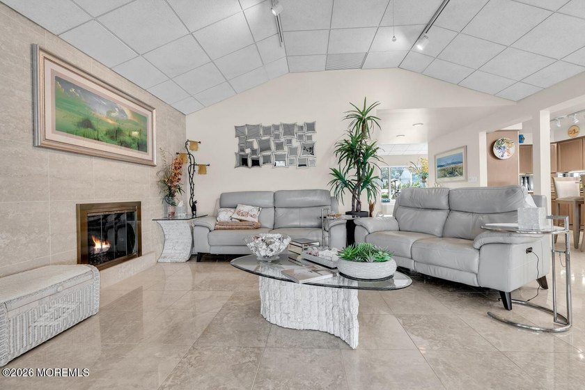 Experience the ultimate waterfront lifestyle from this - photo 14