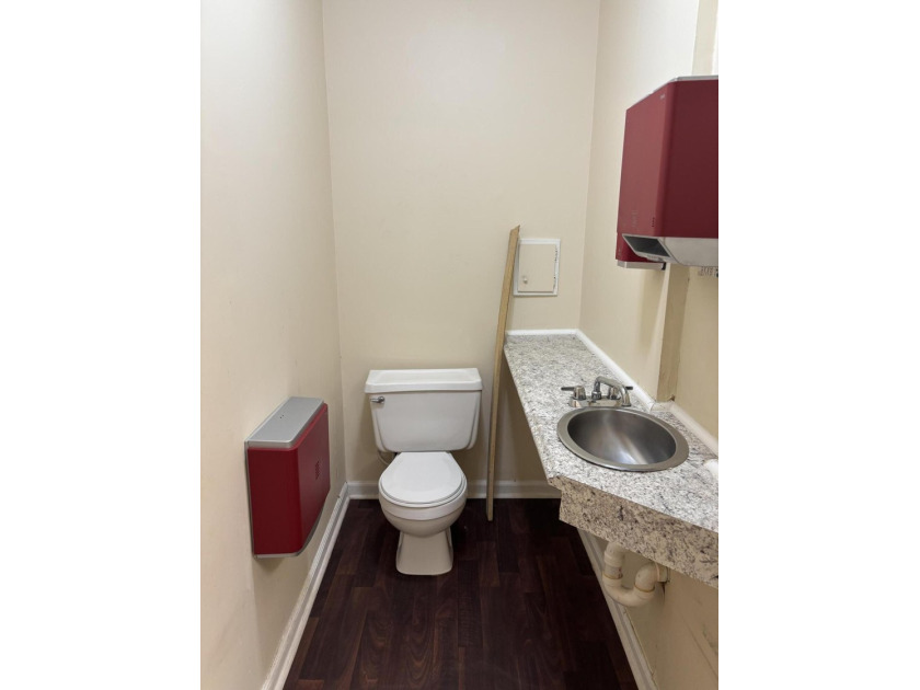 This spacious professional office building offers over 5,000 - photo 22