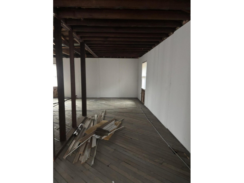 This spacious professional office building offers over 5,000 - photo 33