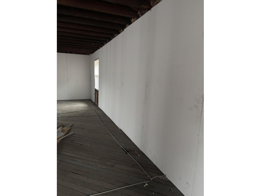 This spacious professional office building offers over 5,000 - photo 34