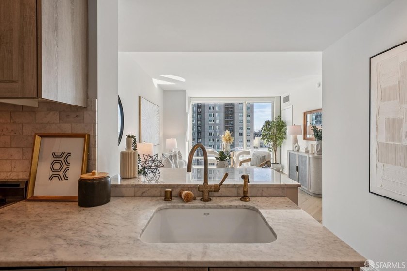 A sophisticated 1-bedroom, 1-bathroom condo at The Harrison - photo 8