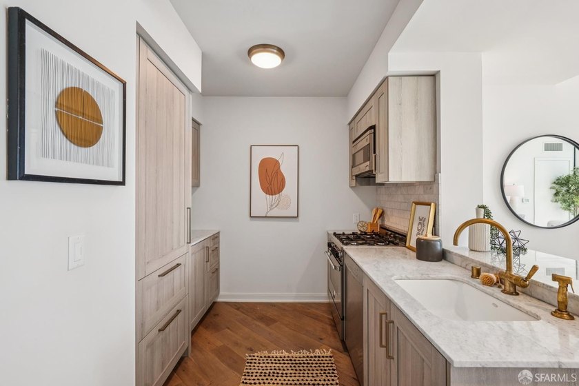 A sophisticated 1-bedroom, 1-bathroom condo at The Harrison - photo 9