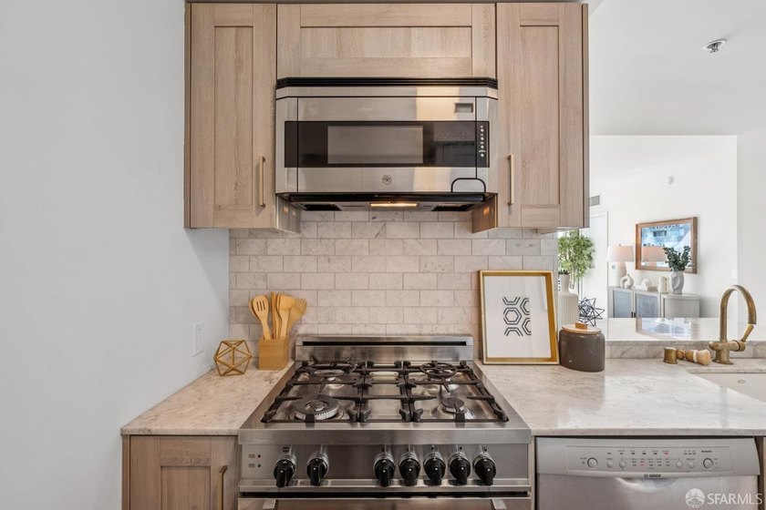 A sophisticated 1-bedroom, 1-bathroom condo at The Harrison - photo 10