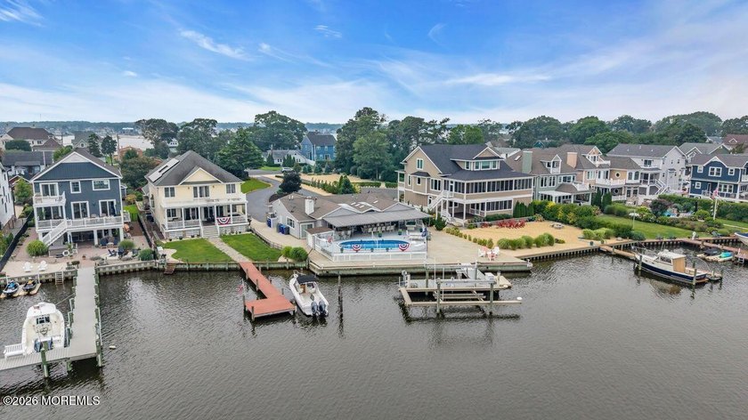 Experience the ultimate waterfront lifestyle from this - photo 50