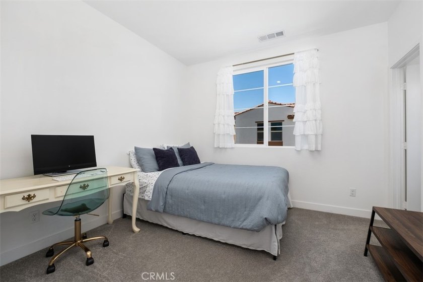 Welcome to 725 Hazel Dr. where modern design, thoughtful - photo 18