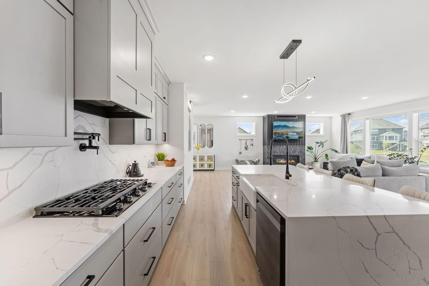 Welcome to this exceptional home in the highly sought-after - photo 20