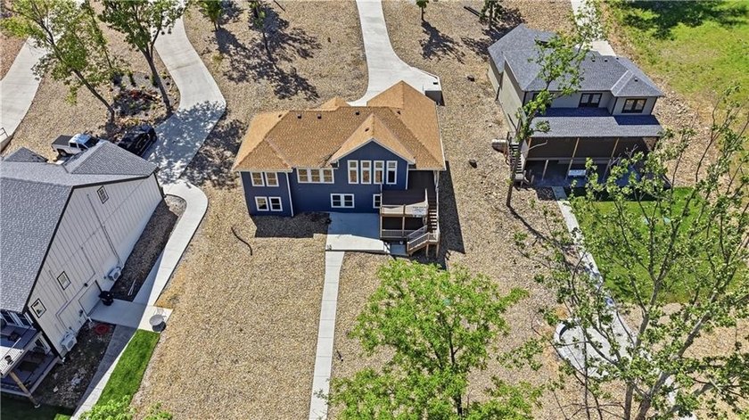 New Construction with Dock! Gorgeous Brand new stunning - photo 3