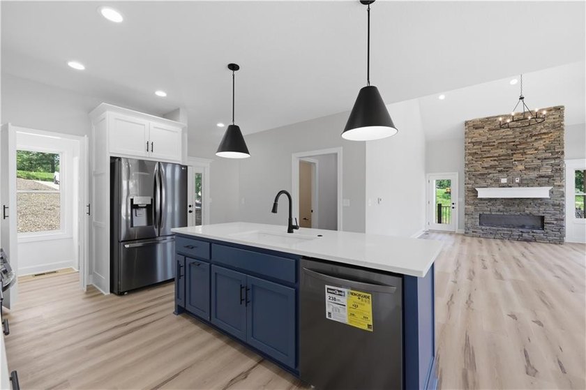 New Construction with Dock! Gorgeous Brand new stunning - photo 10