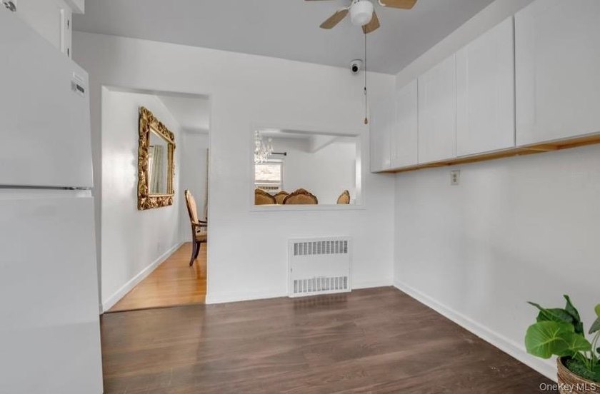 Welcome to this well-maintained, move-in ready high-ranch home - photo 8