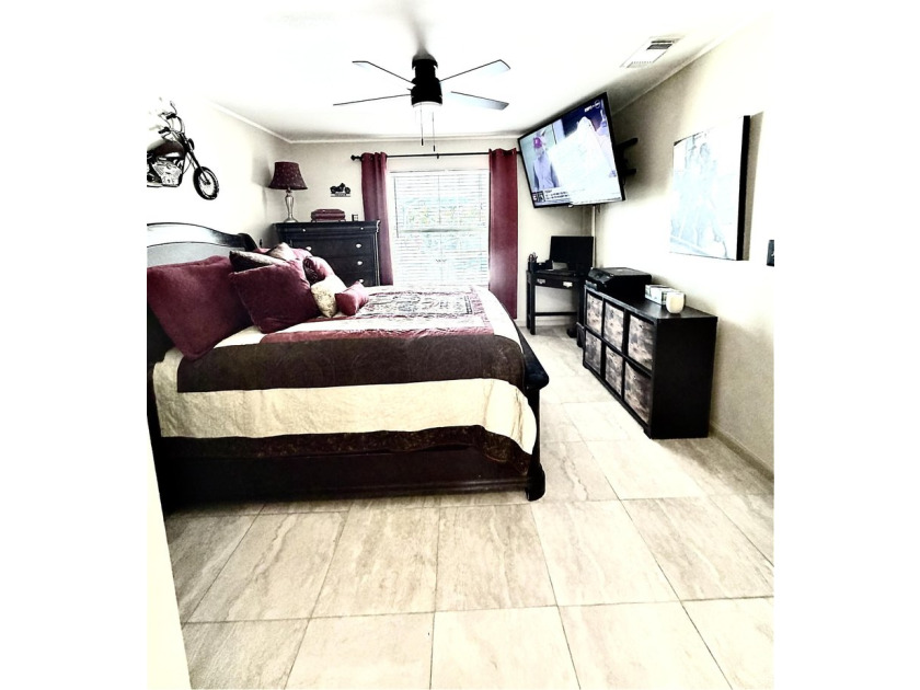 Welcome to this inviting three-bedroom, two-bathroom - photo 40