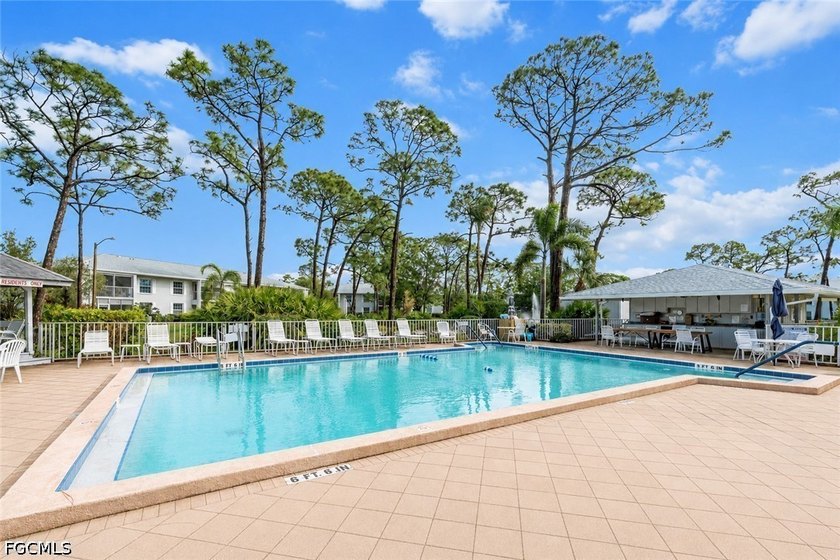 Welcome to this beautifully renovated second-floor end unit in - photo 3