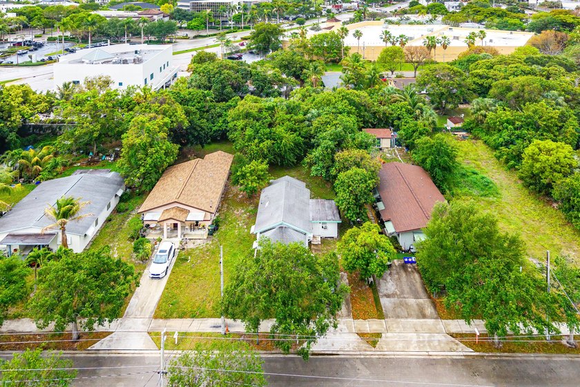 Irreplaceable East Boca location. Walking Distance from Mizner - photo 4