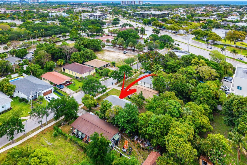 Irreplaceable East Boca location. Walking Distance from Mizner - photo 5