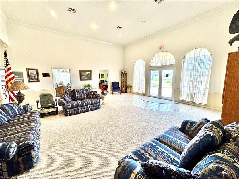 Located in the heart of Sebring, this 6,816sf building sits on 1 - photo 7
