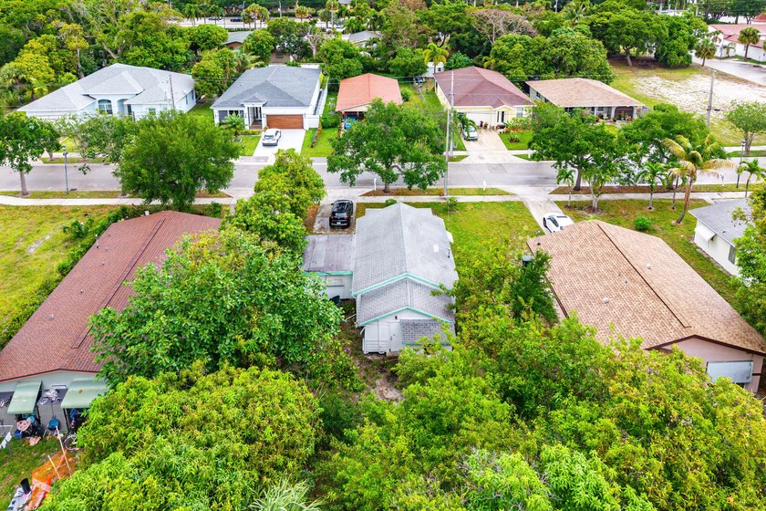 Irreplaceable East Boca location. Walking Distance from Mizner - photo 8