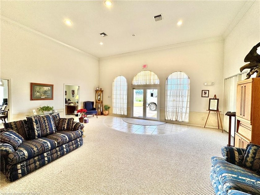 Located in the heart of Sebring, this 6,816sf building sits on 1 - photo 9