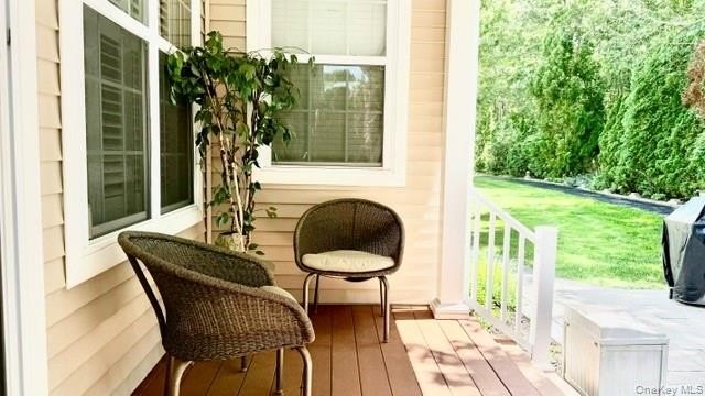Luxurious And Sought After End Unit Condominium in The Gated 55+ - photo 6
